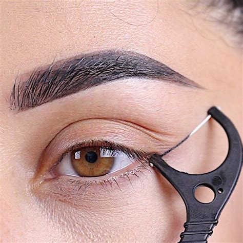 Wing Conjureress: Your Shortcut to Picture-Perfect Winged Eyeliner